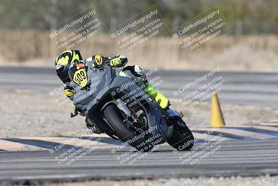 media/Dec-01-2025-Moto Forza (Mon) [[2daa91e15f]]/1-Advanced Group/Session 3 (Turn 3)/
